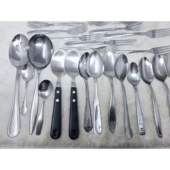 Lot of 45 Assorted Vintage Silverplate‎ Dinner/Place Forks Spoons Butter Knives - Picture 2 of 7